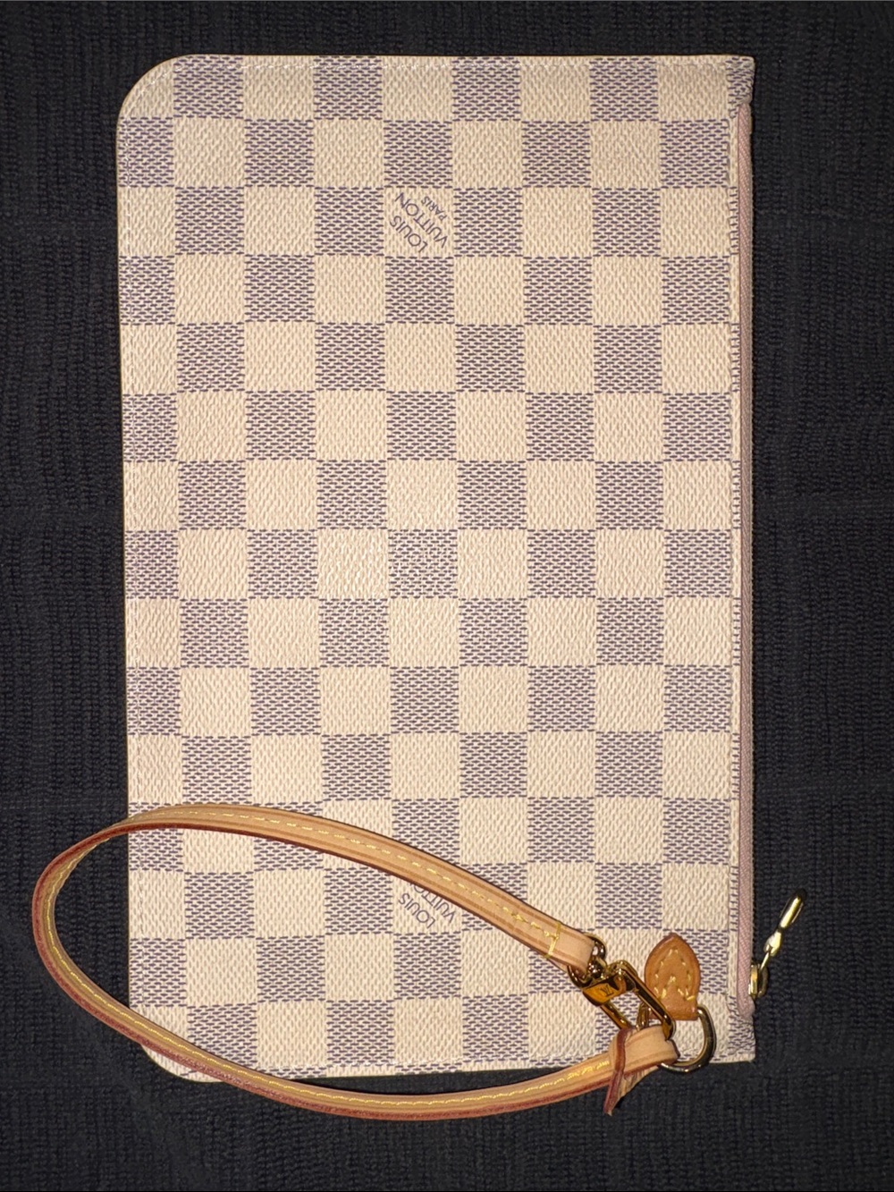 Louis Vuitton Damier Azur Rose Ballerine Zip Wristlet
NEVER USED.
